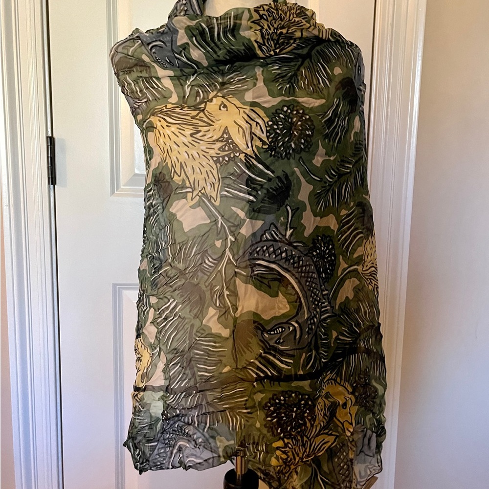 Burberry  NWT scarf giftable!